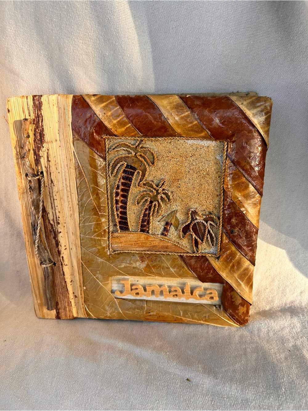 JAMAICA PHOTO ALBUM~Natural Leaf & Wood~Turtles~20 Photo Pages Holds 4x6~new